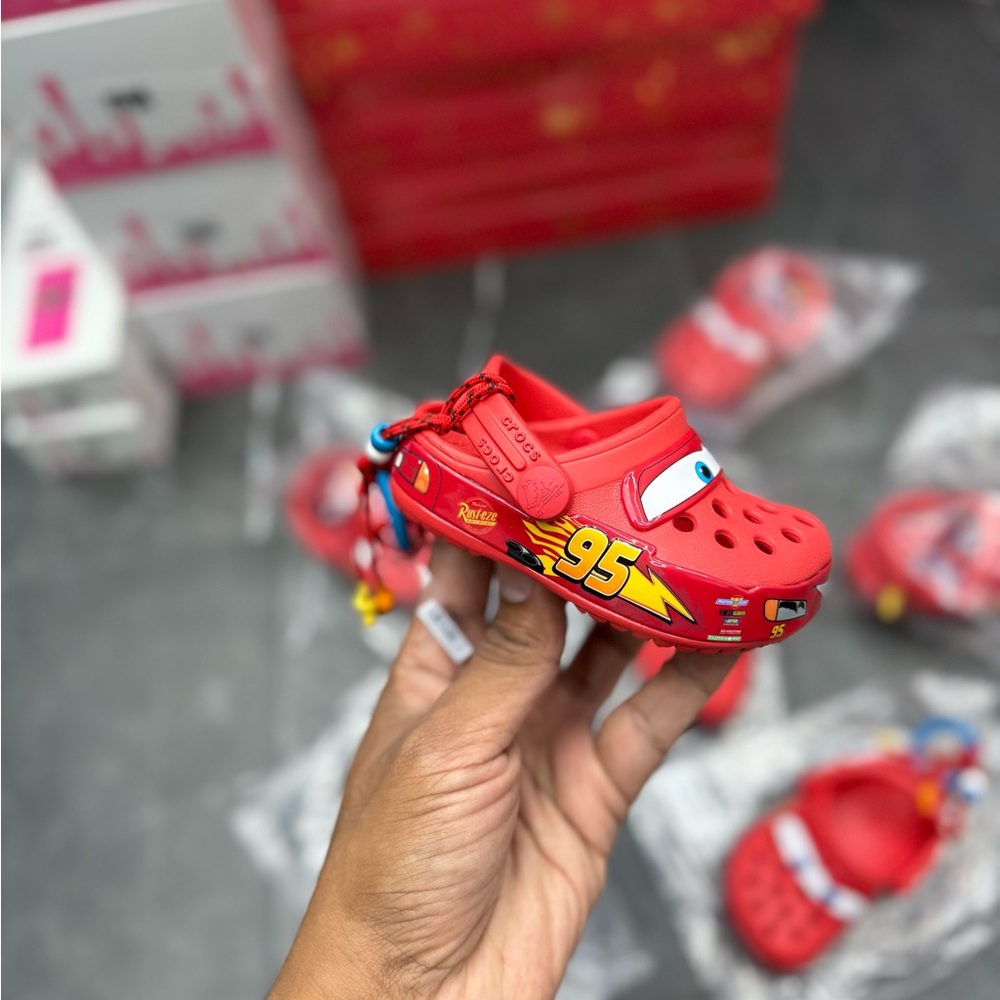 Crocs Lightning McQueen Bag Charm Jibbitz Brand New! Newly Released. - Picture 5 of 8